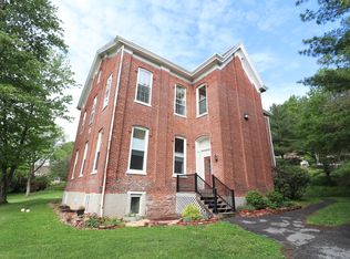 151 Old School Ln #D, Adamstown, PA 19501