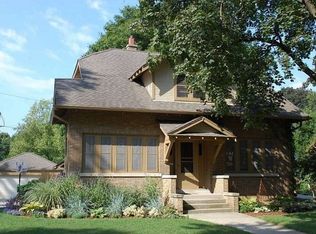 6261 Upper Pkwy N, Wauwatosa, WI 53213