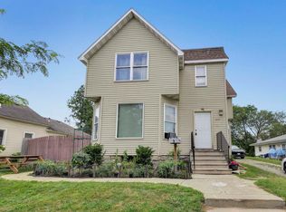 827 N Broadway St, Green Bay, WI 54303