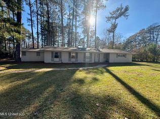 1329 E 3rd St, Forest, MS 39074