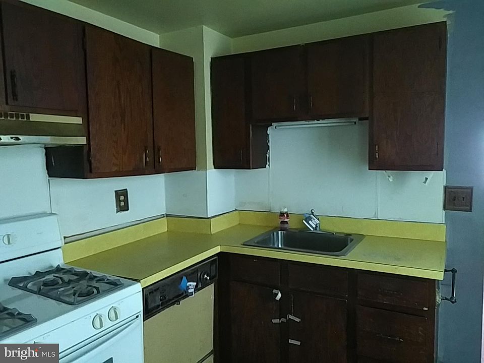 1421 Edgmont Ave, Chester, PA 19013 Zillow