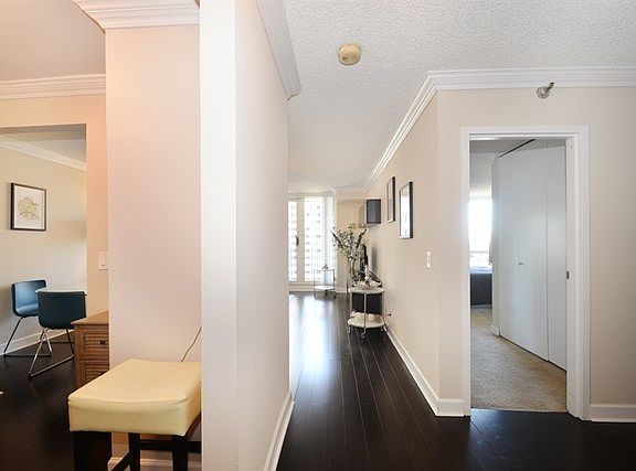 5th image of 200 N Dearborn St Unit 1904