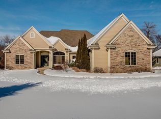 4150 W Squire Ave, Greenfield, WI 53221