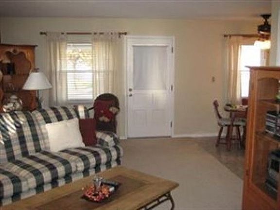 LR neutral and inviting