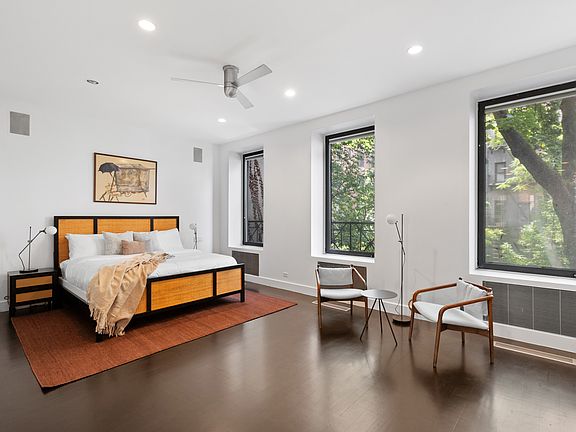 5th image of 318 W 14th St APT 2