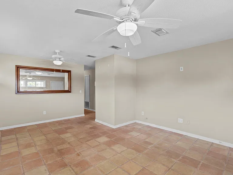 13 Lyncrest Dr — Photo 7