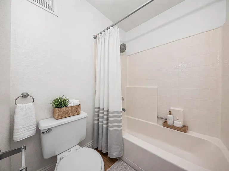 1190 Newport Ave. — Photo 14