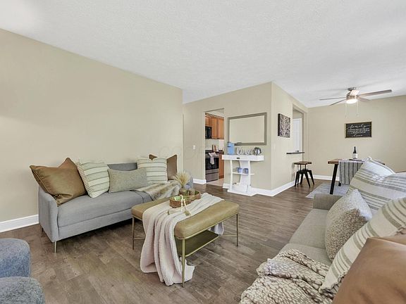5th image of 366 Kellybrook Pl