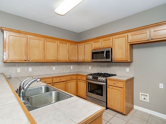 4th image of 10022 Petersburg Dr