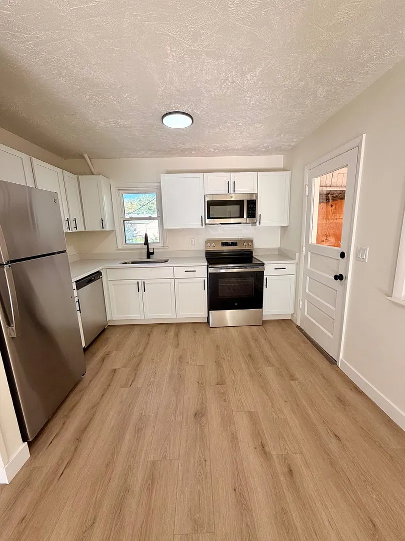 5822 Sahler St — Photo 1