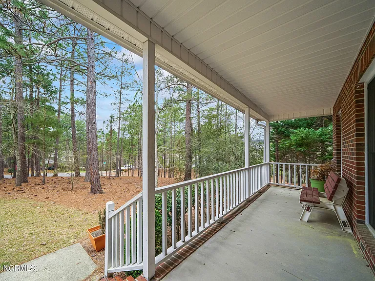 300 Clearfield Ln — Photo 3
