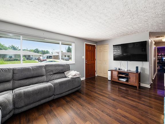 5th image of 6862 Shaulis Dr