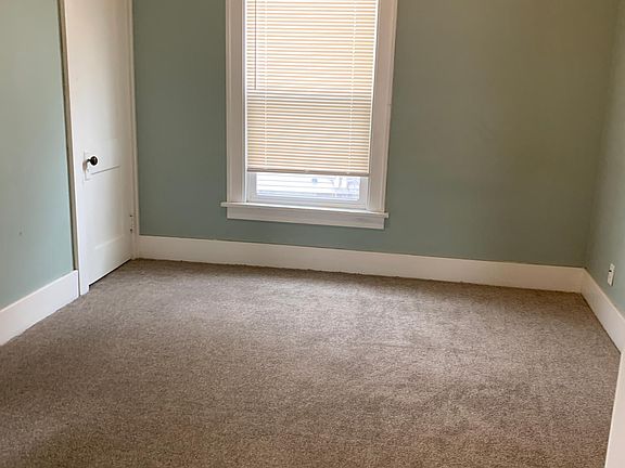 4th image of 955 Chatham St NW #1