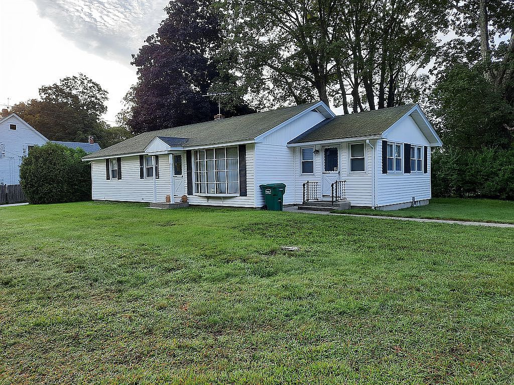 19 Gilboa St, Douglas, MA 01516 Zillow