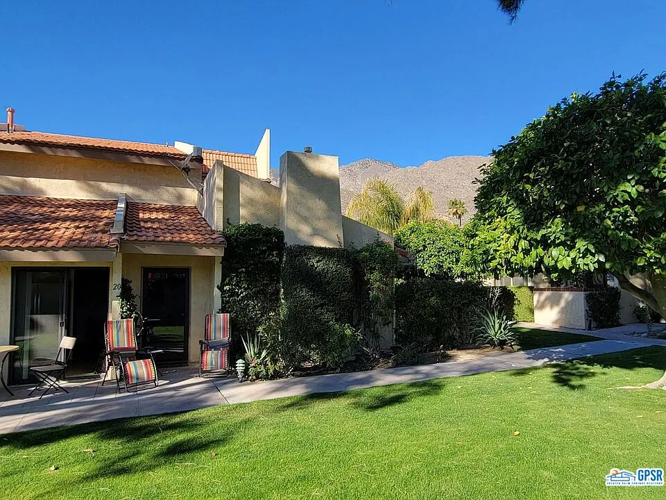 2600 S Palm Canyon Dr #20