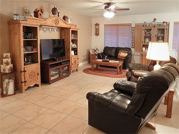 3rd image of 18430 Hollow Oaks Cir