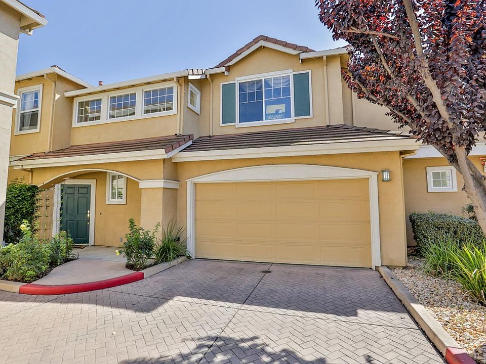 1st image of 252 Frangipani Ct