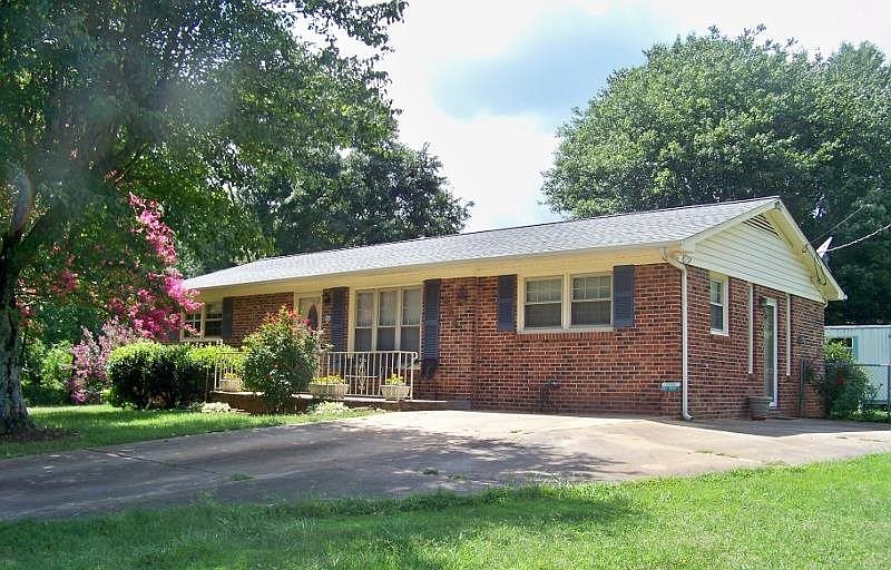 1st image of 264 Hazelwood Dr