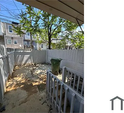 211 N Streeper St — Photo 8