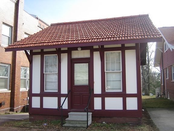 2nd image of 507/509 E 4th St