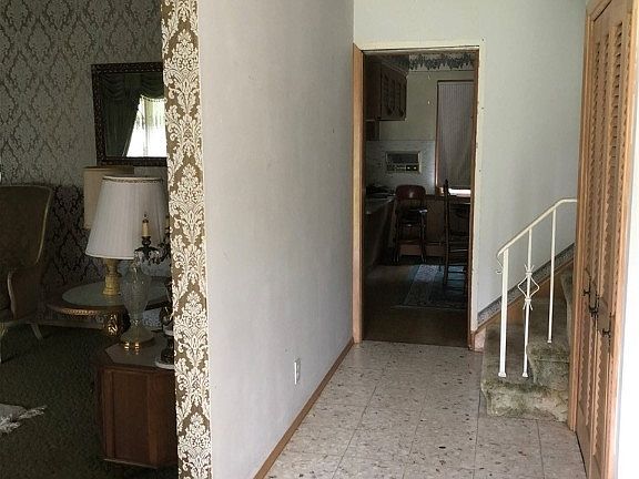 4th image of 6507 Elmwood Ave