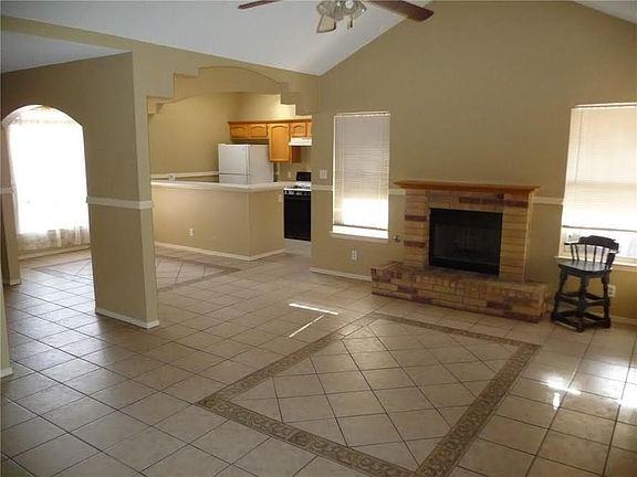 2nd image of 6829 Canyon View Ln