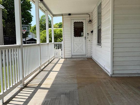 4th image of 52 Walnut Street