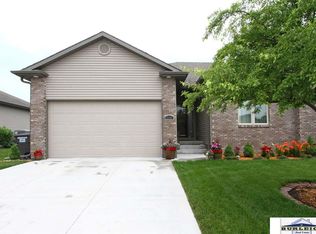9141 Keystone Dr, Lincoln, NE 68516
