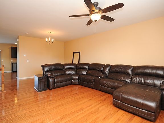 2nd image of 20 Ballister Pl