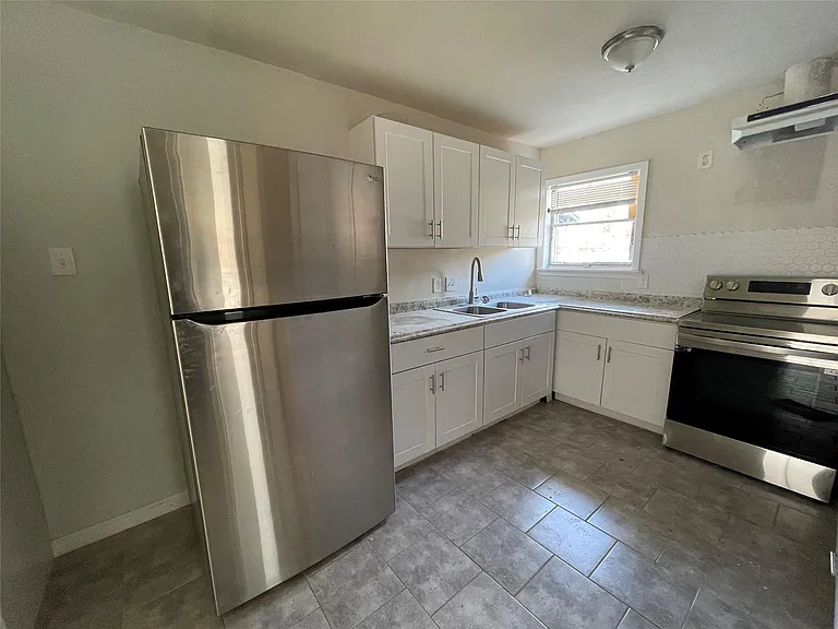 8321 Homewood Ln #B — Photo 3
