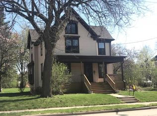 609 Arcadian Ave, Waukesha, WI 53186
