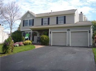 14 Colonist Ln, Rochester, NY 14624