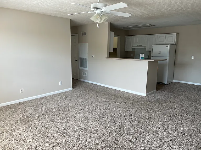 Pacific Park Apartments — Photo 11