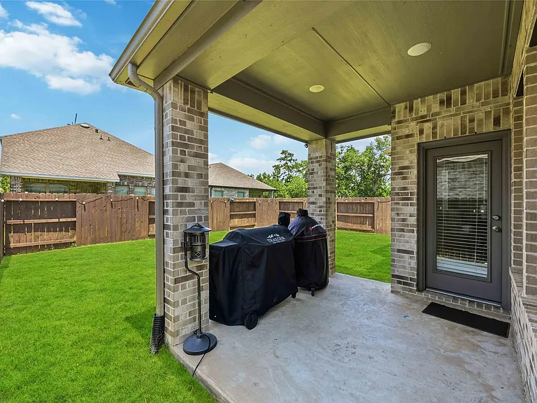 16427 Apache Woods Way — Photo 17