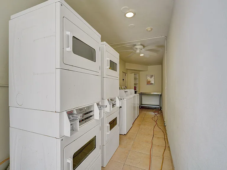 1423 Holly Heights Dr #12 — Photo 36