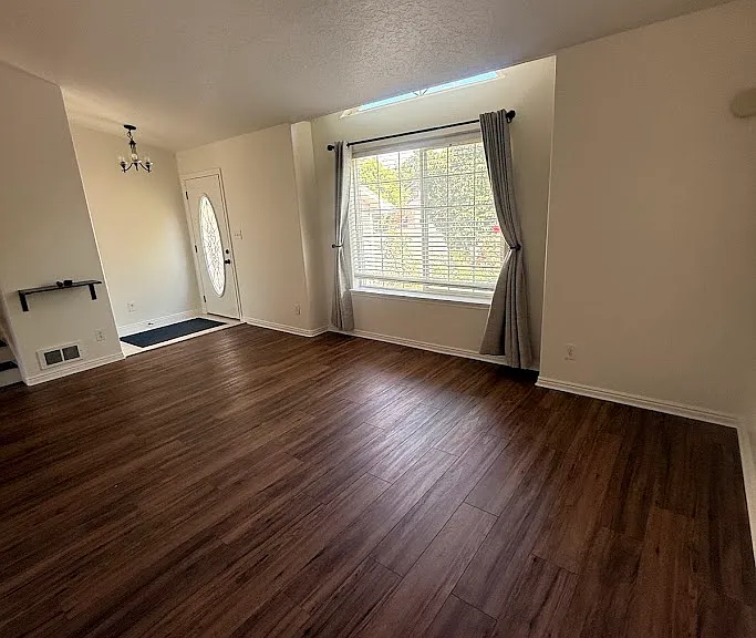 253 Colonial Way — Photo 11