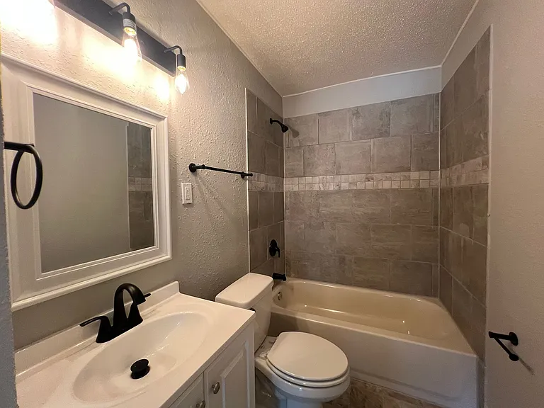 786 Honduras Rd — Photo 6