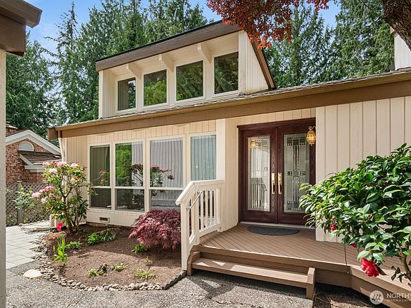 2nd image of 2915 Sahalee Drive E
