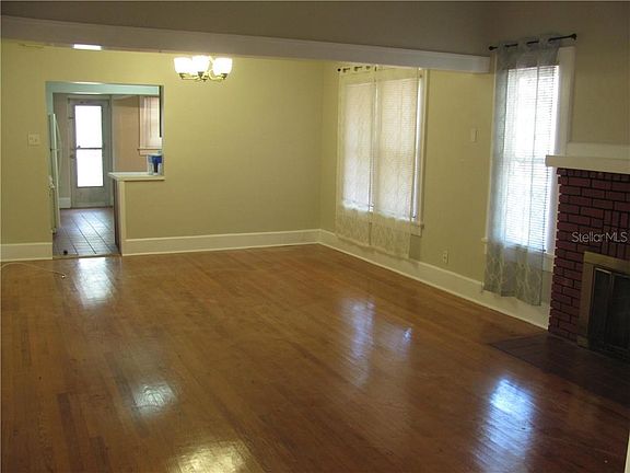 3rd image of 2721 Burlington Ave N