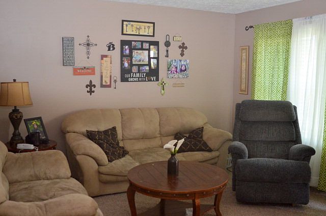 1st image of 84 Pleasant View Dr