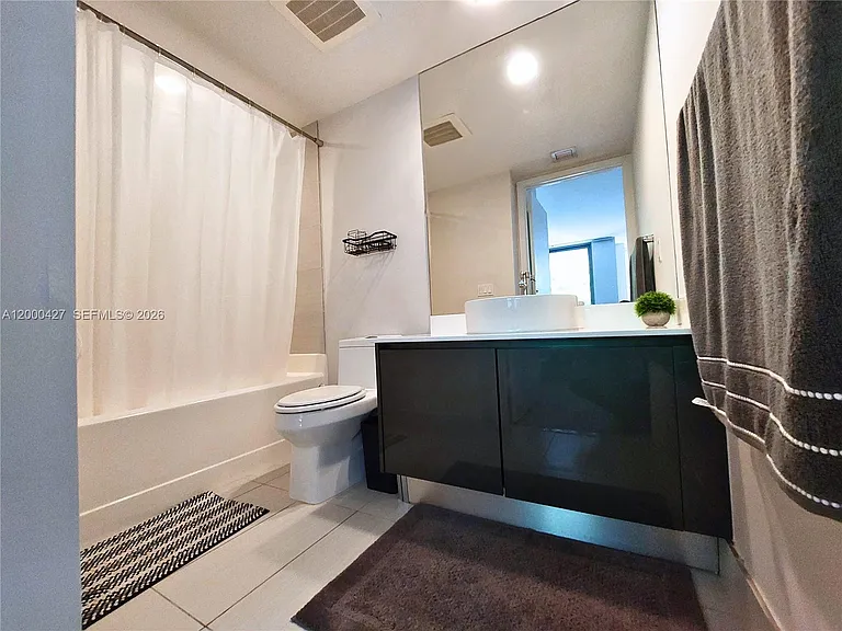31 SE 6th St #403 — Photo 7