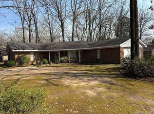4 Sunrise Dr, Conway, AR 72034