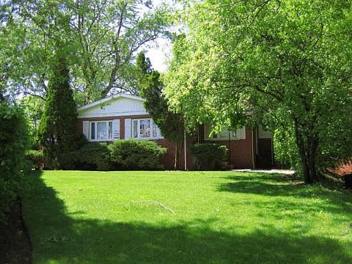 1st image of 560 Ivy Ct