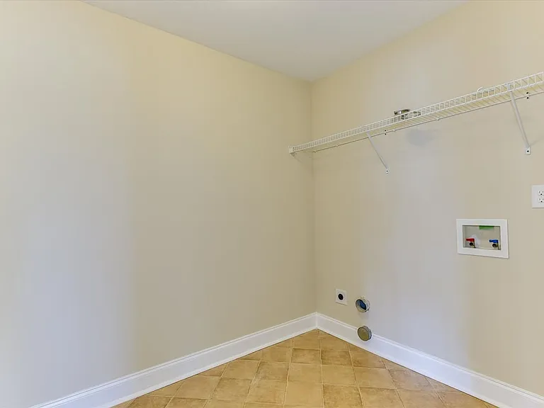 4215 Windslow Dr — Photo 21