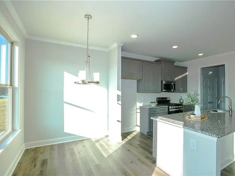 452 Hellen Valley Dr — Photo 8
