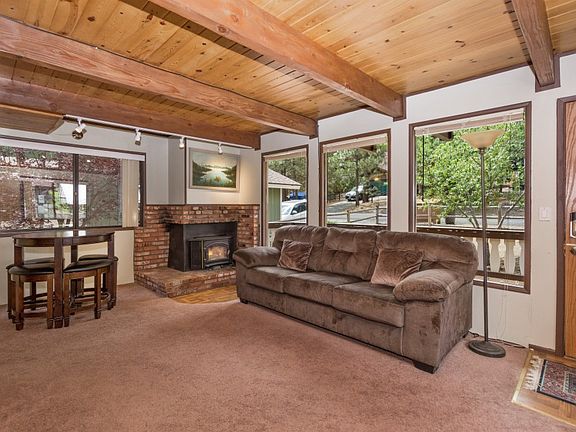 4th image of 317 E Sherwood Blvd
