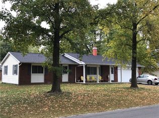 370 W 10th St, Neoga, IL 62447