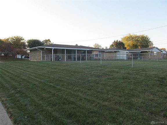 2nd image of 1434 Maplegrove Dr