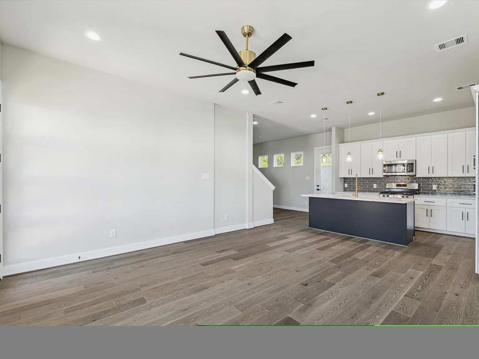 3 bed, 2.5 bath, 1680 sqft, $2,450 — Photo 4