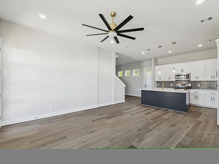 5817 Mansfield Heights Ln — Photo 4